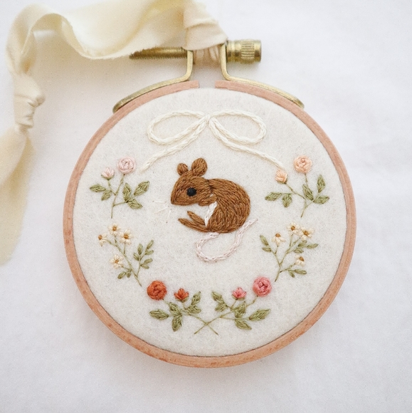 Meet your Posher, Claire - Picture 1 of 1